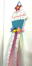Load image into Gallery viewer, Cupcake Bow Holder Girl's Room Signs
